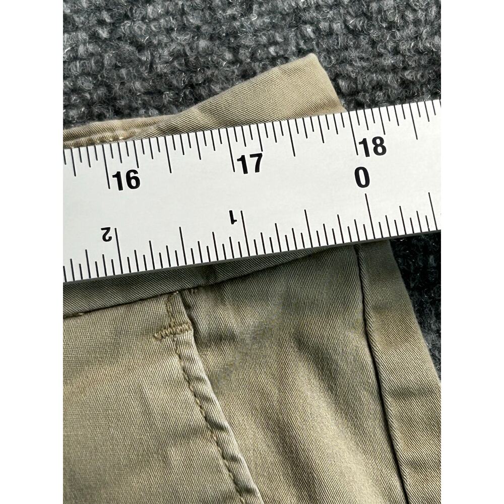 Magellan Outdoors Women's Khaki Stretch Chino Shorts Size 16 Cotton Blend - Picture 8 of 10